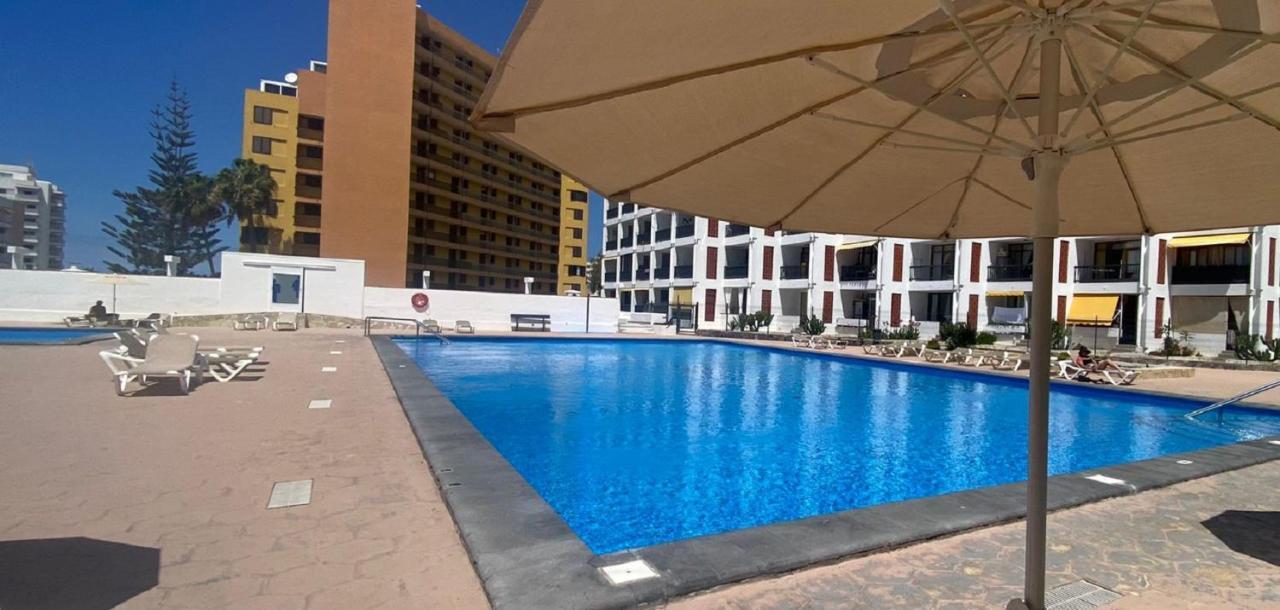 Beach And Pool In Playa De Las Americas Lägenhet Exteriör bild