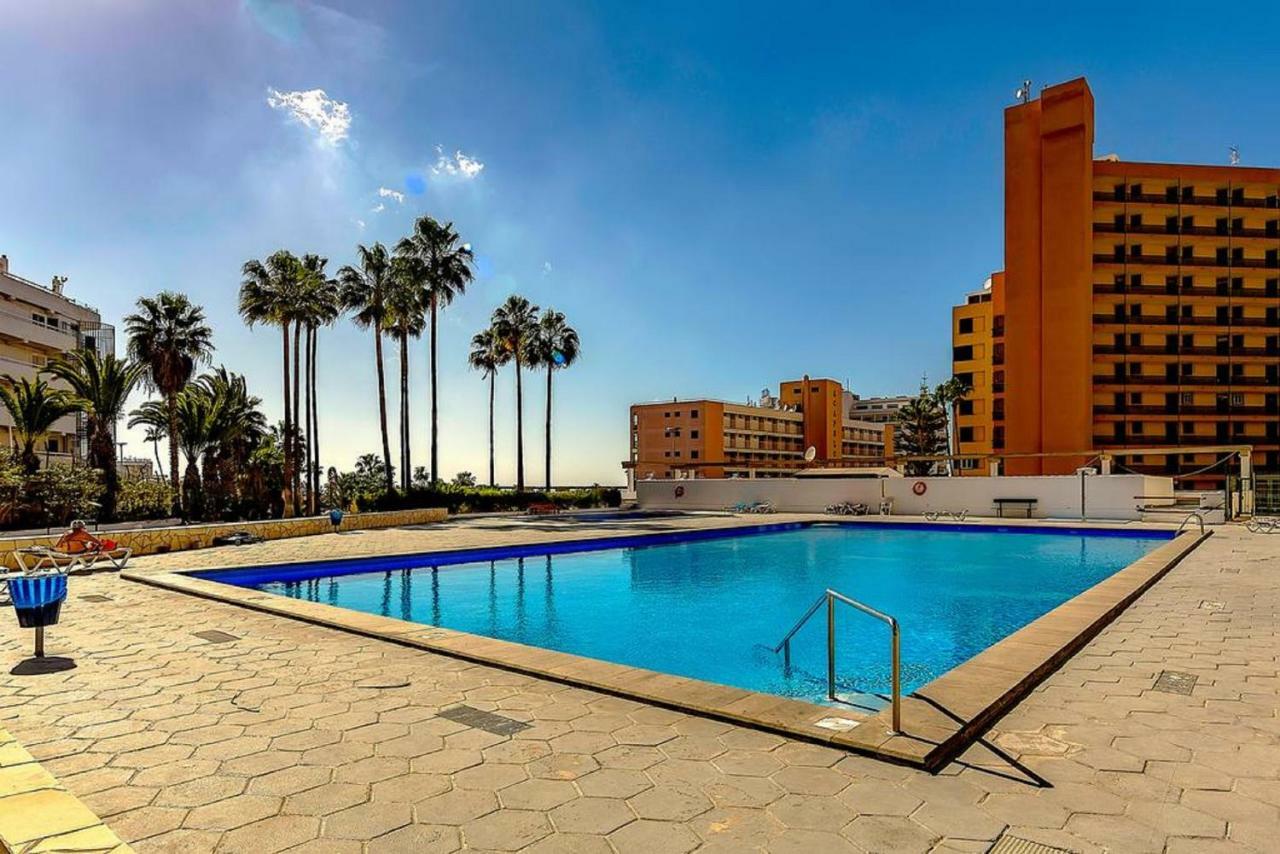 Beach And Pool In Playa De Las Americas Lägenhet Exteriör bild