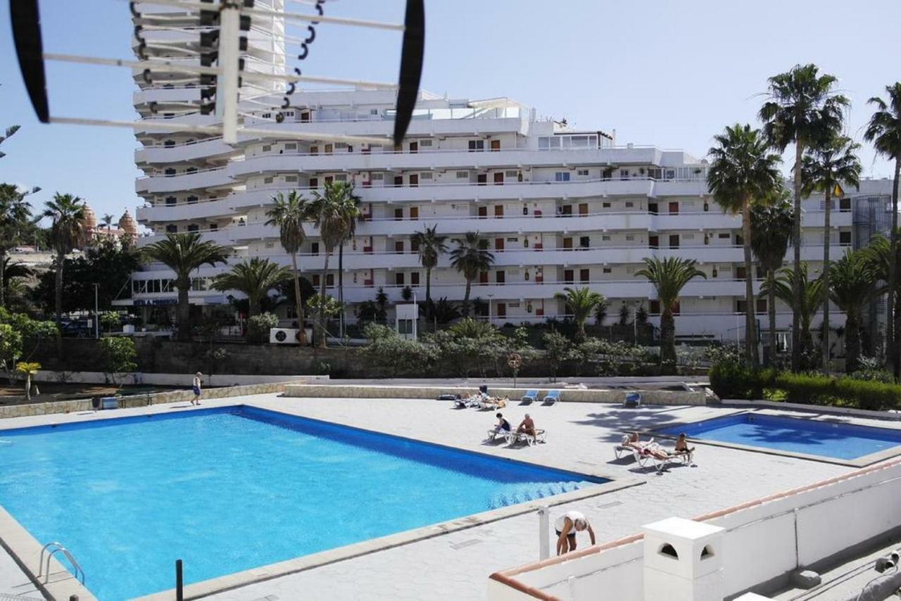 Beach And Pool In Playa De Las Americas Lägenhet Exteriör bild